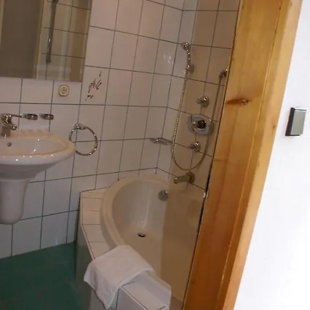 Haus Alpenruhe *